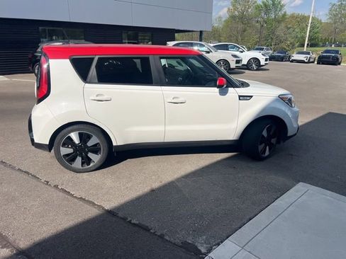 Used 2016 Kia Soul + w/ Designer's Package FWD image 2