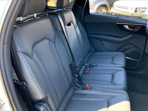 Used 2025 Audi Q7 3.0T Prestige image 18