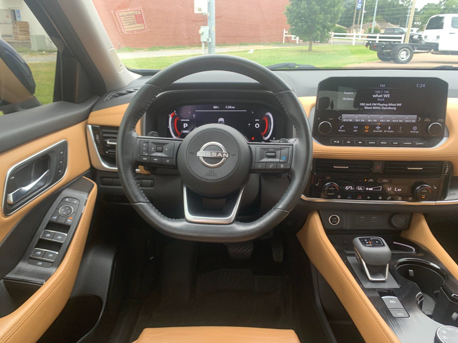 Used 2023 Nissan Rogue Platinum w/ Platinum Premium Package AWD/4WD image 18