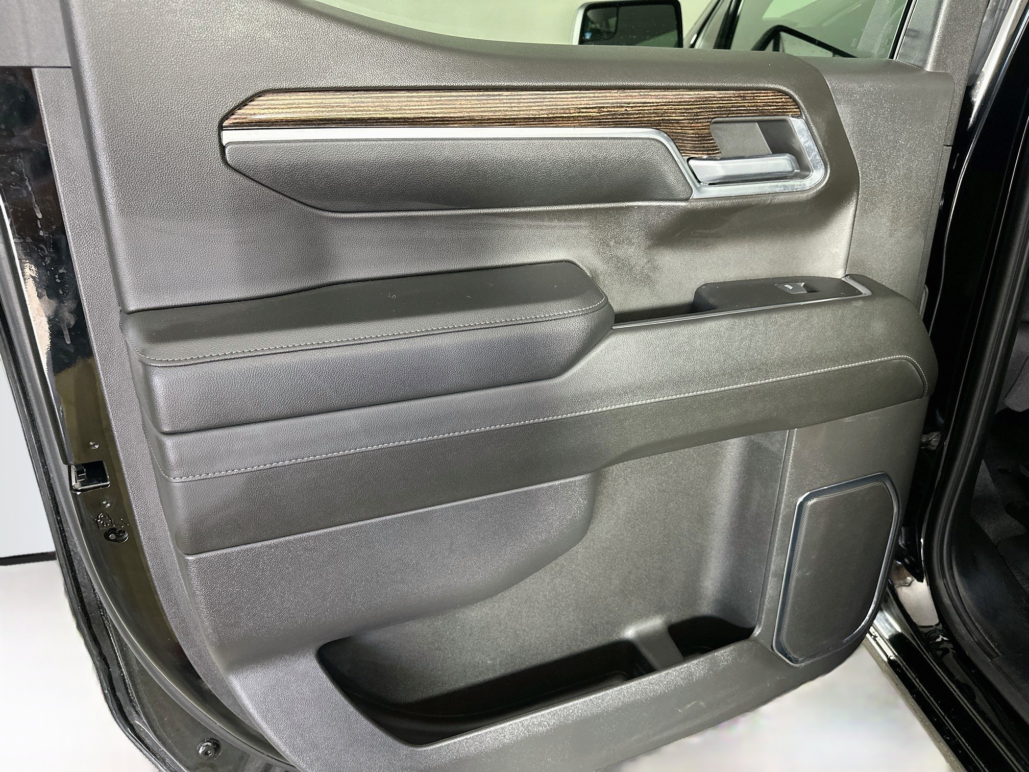 Used 2024 GMC Sierra 1500 Elevation AWD/4WD image 24