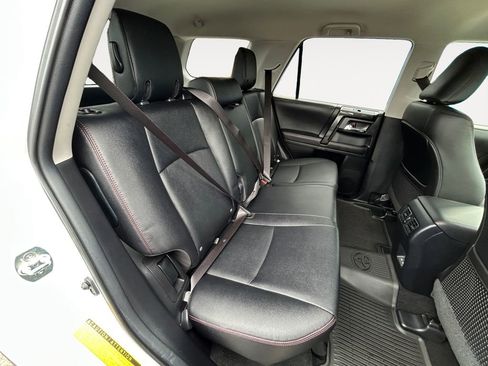 Used 2024 Toyota 4Runner TRD Off-Road Premium image 12