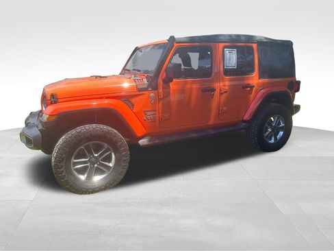 Used 2018 Jeep Wrangler Unlimited Sahara AWD/4WD image 5