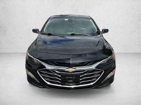 Used 2019 Chevrolet Malibu LT FWD image 2