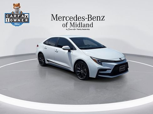 Used 2025 Toyota Corolla SE FWD image 2