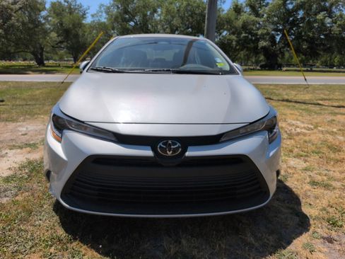 Used 2024 Toyota Corolla LE FWD image 5