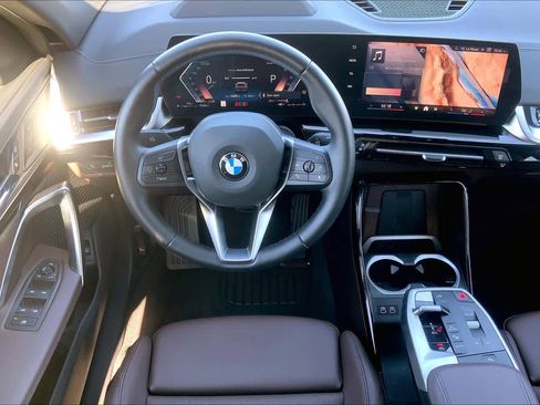 Used 2025 BMW X2 xDrive28i image 5