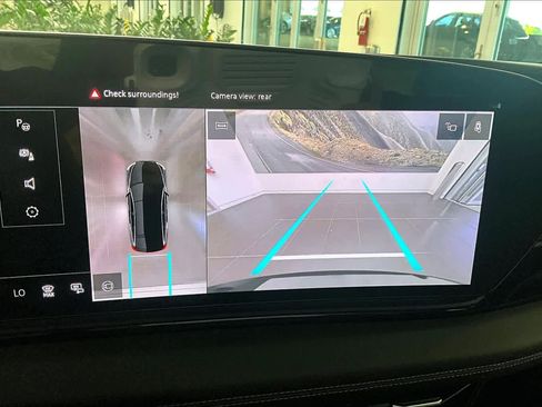 Used 2025 Audi A6 e-tron Premium Plus w/ Premium Plus image 28