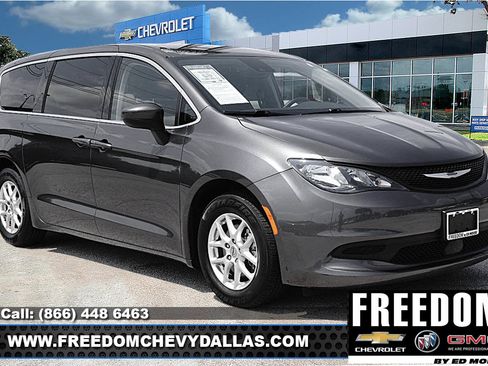 Used 2023 Chrysler Voyager LX FWD image 1