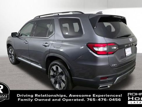 New 2026 Honda Pilot Touring image 7