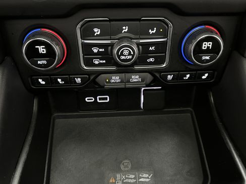 Used 2021 Chevrolet Tahoe Premier w/ Premium Package image 42