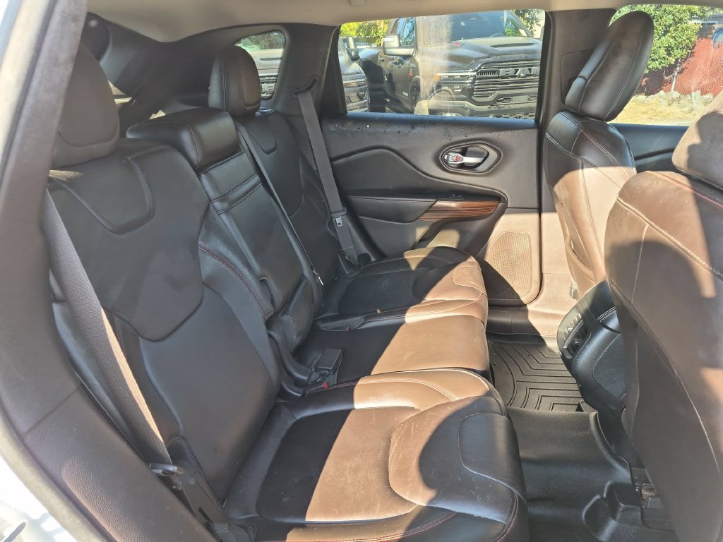 Used 2015 Jeep Cherokee Trailhawk w/ Comfort/Convenience Group AWD/4WD image 15
