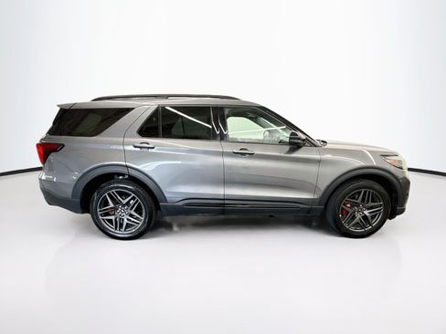 Used 2025 Ford Explorer ST-Line w/ ST-Line Street Pack AWD/4WD image 10