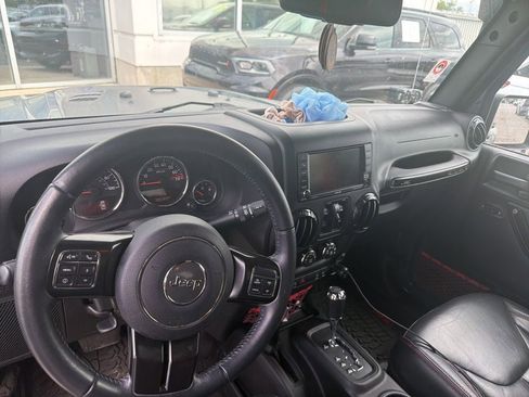 Used 2017 Jeep Wrangler Unlimited Rubicon AWD/4WD image 16