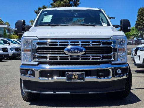 Used 2023 Ford F250 XLT w/ FX4 Off-Road Package AWD/4WD image 2
