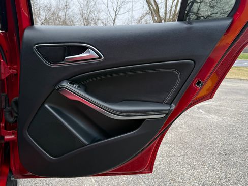 Used 2017 Mercedes-Benz GLA 250 4MATIC image 19