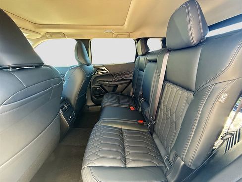 New 2026 Mitsubishi Outlander SEL image 26