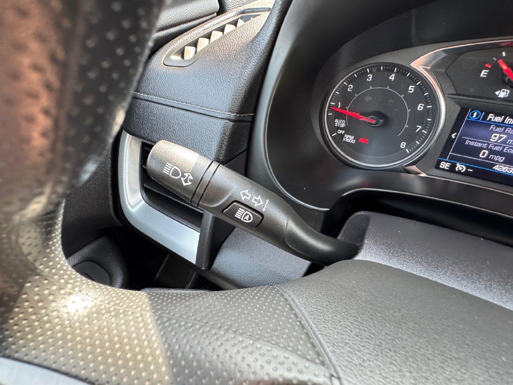 Used 2024 GMC Terrain SLE AWD/4WD image 32