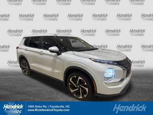 Used 2022 Mitsubishi Outlander ES FWD image 1