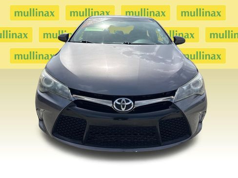 Used 2017 Toyota Camry SE FWD image 10
