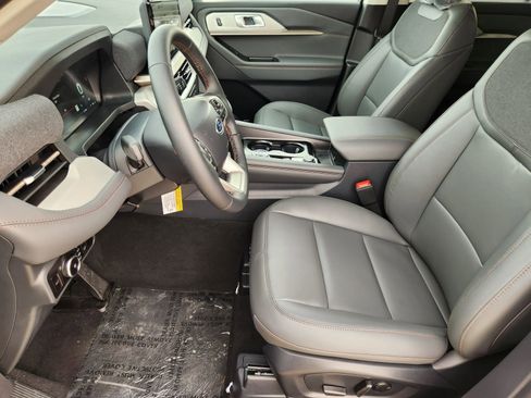 New 2026 Ford Explorer Active image 13