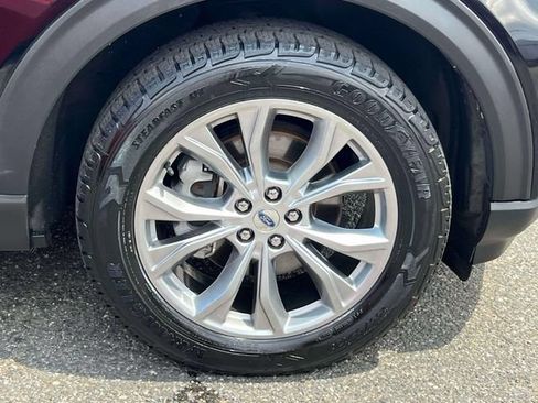 Used 2020 Ford Explorer XLT w/ Equipment Group 202A AWD/4WD image 8