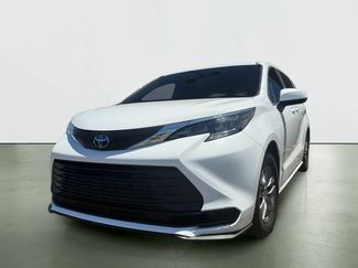 Used 2025 Toyota Sienna LE FWD video 2