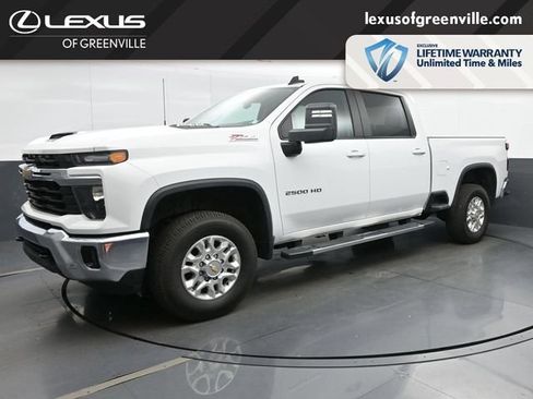 Used 2025 Chevrolet Silverado 2500 LT AWD/4WD image 4