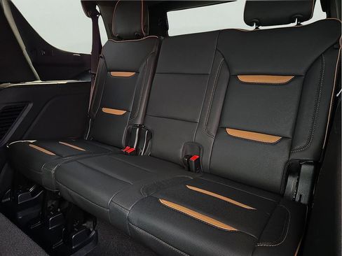 Used 2023 GMC Yukon AT4 AWD/4WD image 10