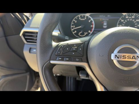 Used 2022 Nissan Altima 2.5 SV FWD image 10