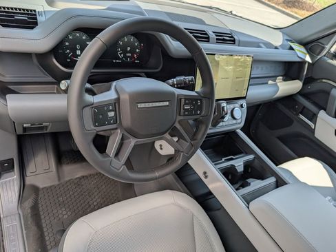 New 2026 Land Rover Defender 110 X-Dynamic SE AWD/4WD image 4