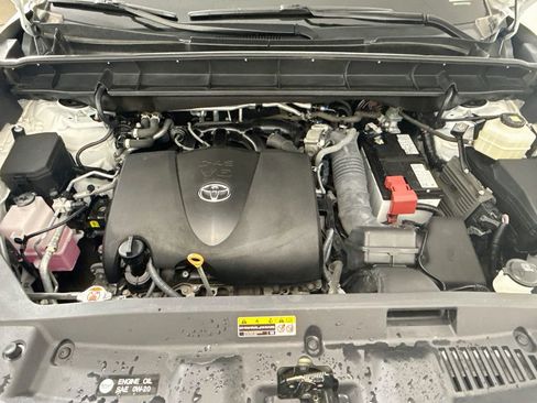 Used 2022 Toyota Highlander Platinum AWD/4WD image 32