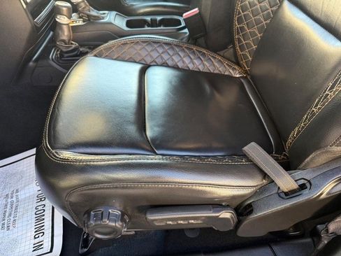 Used 2022 Jeep Wrangler Unlimited Sahara image 19