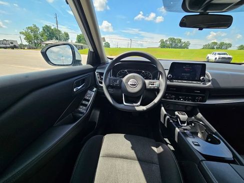 Used 2024 Nissan Rogue SV FWD image 13