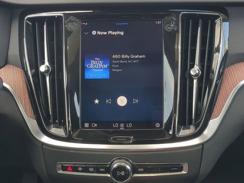 Used 2024 Volvo S60 B5 Plus image 18