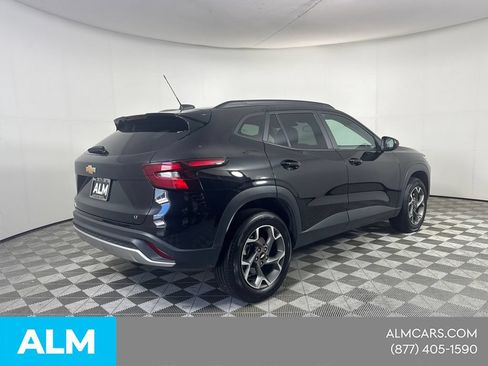 Used 2025 Chevrolet Trax LT FWD image 6