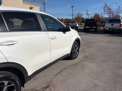 Used 2022 Kia Sportage LX AWD/4WD image 8