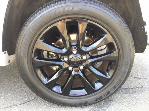 Used 2019 Jeep Grand Cherokee Altitude AWD/4WD image 42