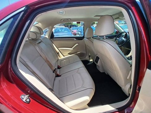 Used 2017 Volkswagen Passat 1.8T SE FWD image 13