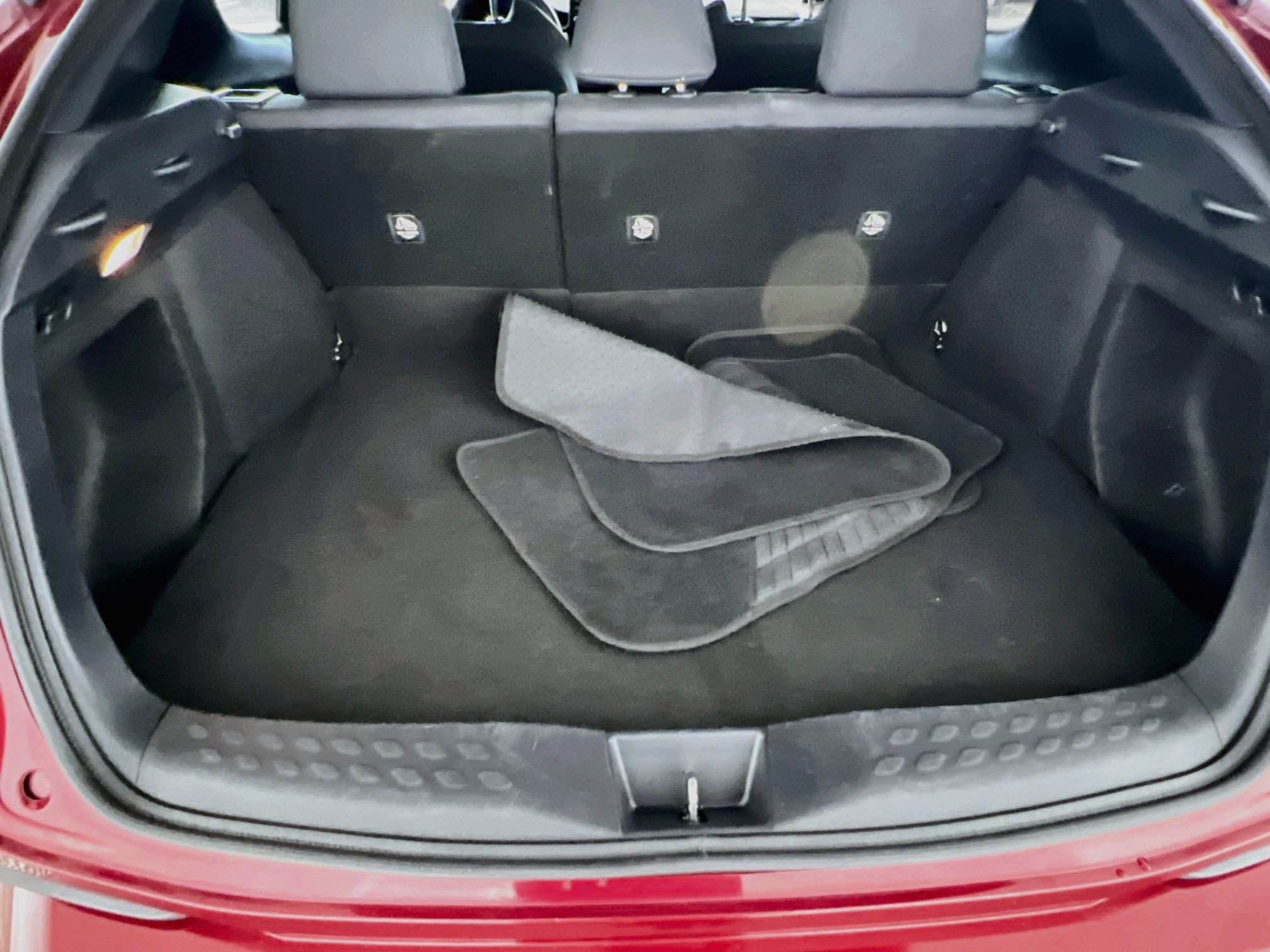Used 2019 Toyota C-HR LE FWD image 33