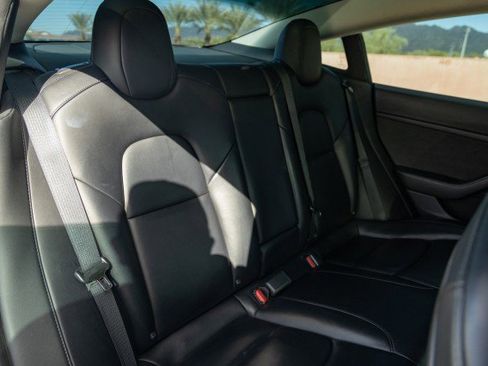 Used 2022 Tesla Model 3 image 21