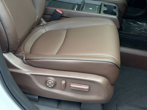 New 2026 Honda Odyssey Touring image 11