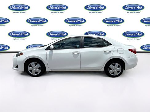 Used 2018 Toyota Corolla LE FWD image 4
