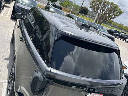 Used 2024 Land Rover Range Rover SE AWD/4WD image 5