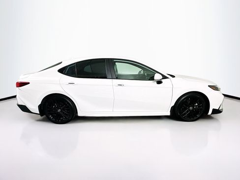 Used 2025 Toyota Camry SE FWD image 10