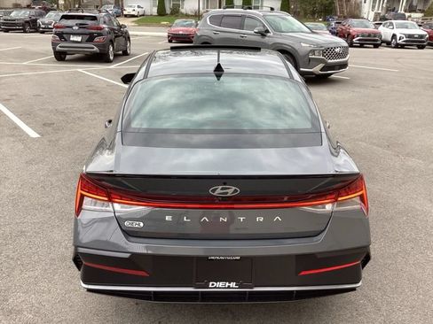 New 2026 Hyundai Elantra SEL Sport Premium FWD image 8