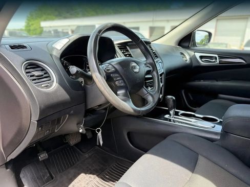 Used 2017 Nissan Pathfinder SV FWD image 17