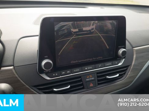 Used 2025 Nissan Altima 2.5 SV FWD image 11