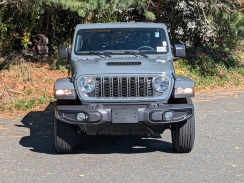 New 2025 Jeep Gladiator Sport image 2