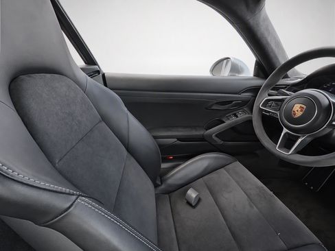 Used 2016 Porsche Cayman GT4 RWD image 18