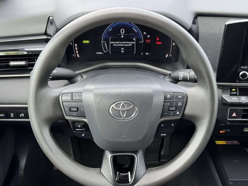 Used 2026 Toyota Camry LE FWD image 11